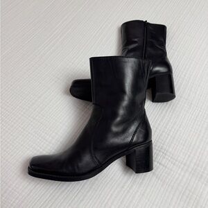 Vintage Y2K Bandolino Black Leather Ankle Boots Size 9 Retro Streetwear Classic